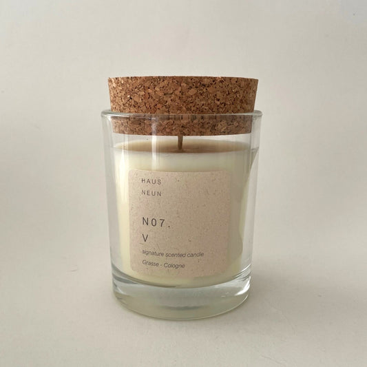 N07 V glass candle