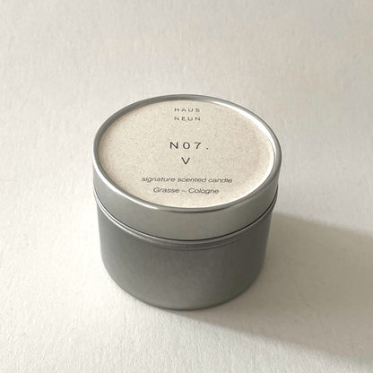 N07 V travel size tin candle